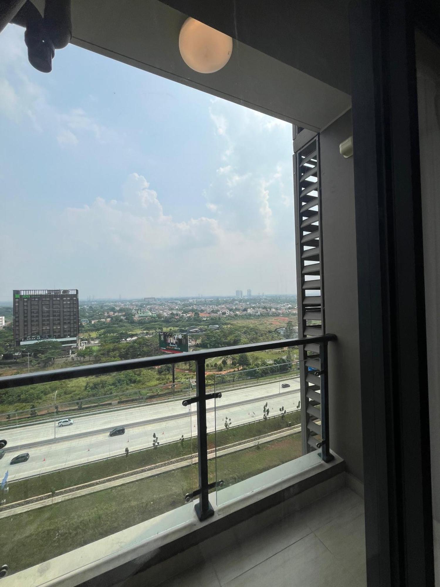 Stay N Cozy Apartemen Sky House Bsd By Sm Room Samporo Экстерьер фото